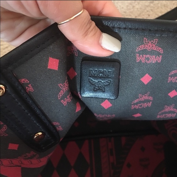 COPY - MCM tote Bag - Picture 3 of 5